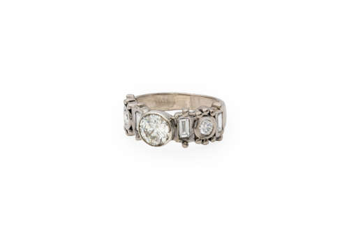 18ct (7.4 grams) White Gold Round Brilliant Diamond O-P  I1 Ring with GIA cert