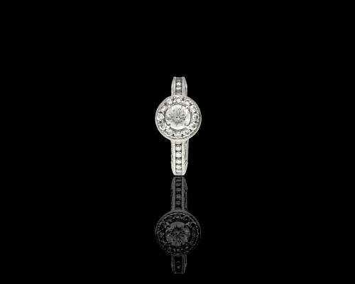 6.3 grams 18 carat White and Yellow Gold Browns Vintage Diamond Ring - with certification