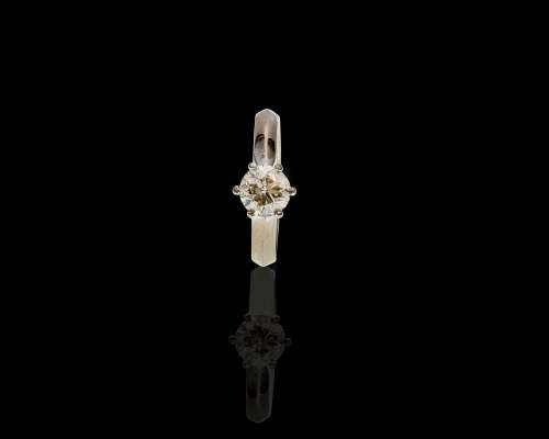 3.8 grams 18 carat, White Gold Diamond 103ct S-T I2 Solitaire Ring with cert