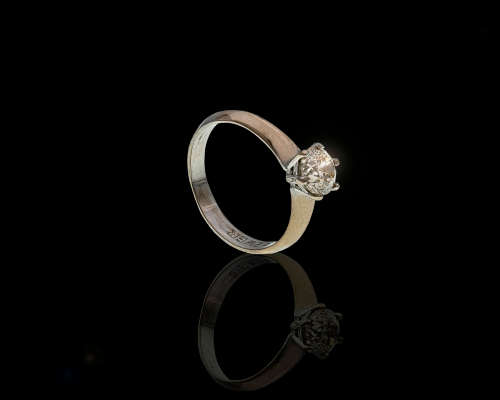 3.8 grams 18 carat, White Gold Diamond 103ct S-T I2 Solitaire Ring with cert