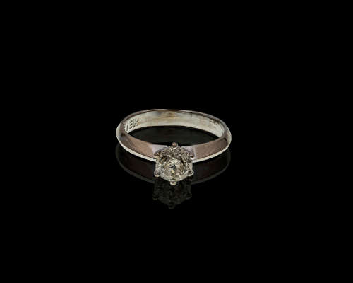 3.8 grams 18 carat, White Gold Diamond 103ct S-T I2 Solitaire Ring with cert