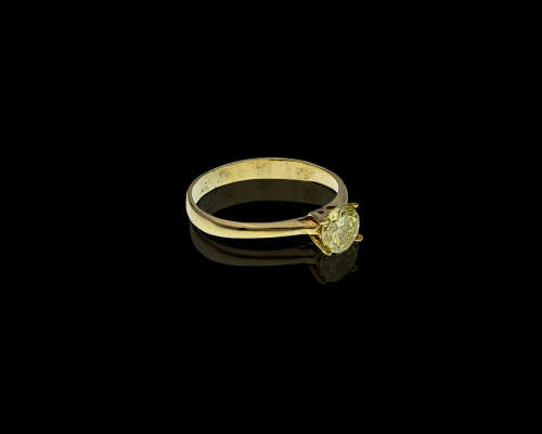 9ct (1.5grams) Yellow Gold 0.57ct Round Brilliant Diamond Fancy Yellow SI2 Ring with GIA Cert