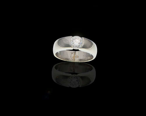 9,4 grams Platinum Round Brilliant Diamond 0.65 J VVS2 Solitaire Ring