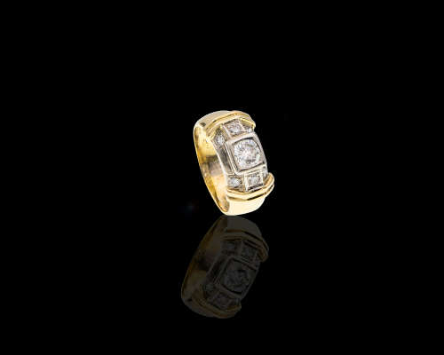 18ct (7.9 grams) Yellow gold, Diamond ring