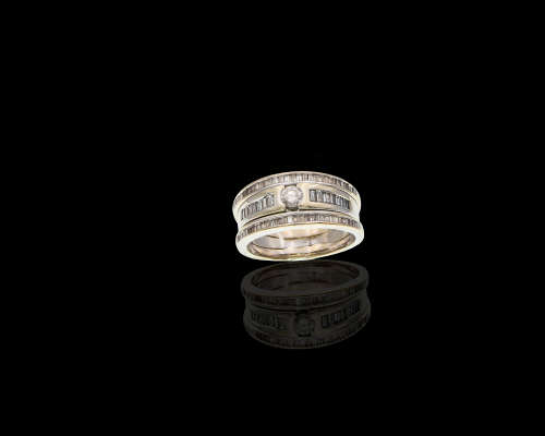18ct White gold (8.3grams) diamond ring c/w 2 x half eternity bands attached