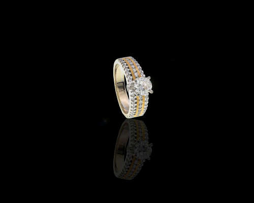 7.8gr, 18kt, White Gold 0.85ct Round Brilliant Diamond J I1 with smalls Ring