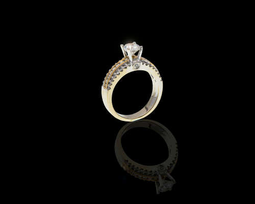 7.8gr, 18kt, White Gold 0.85ct Round Brilliant Diamond J I1 with smalls Ring
