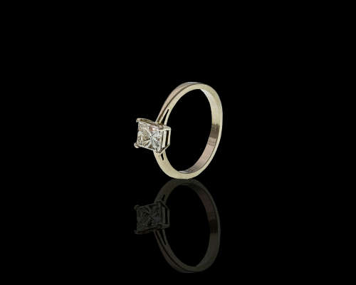 2.2gr 9kt White Gold 0.78ct Rectangular Modified Brilliant D VS1 with GIA certificate