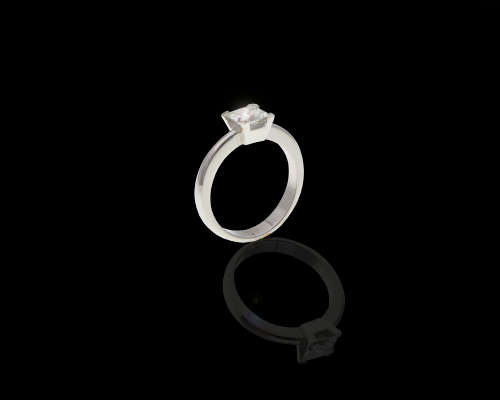 5.8gr platinum 0.90ct Square Modified Brilliant J SI1 with a GIA certificate