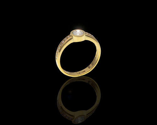 18ct (4.3 grams) Yellow Gold Diamond Engagement Ring