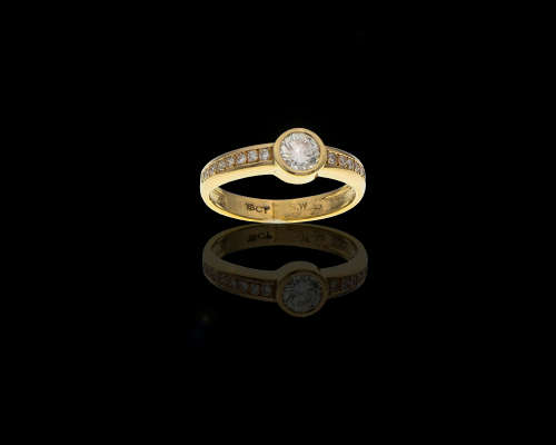 18ct (4.3 grams) Yellow Gold Diamond Engagement Ring