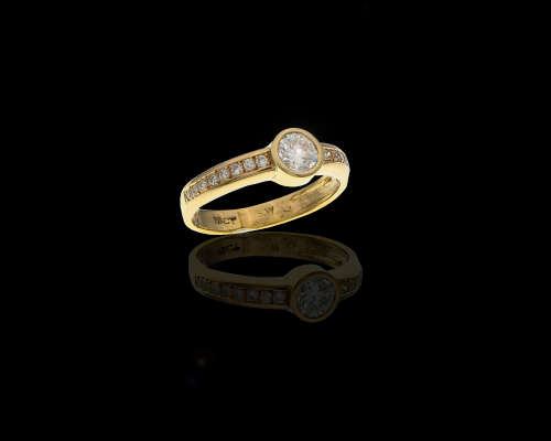 18ct (4.3 grams) Yellow Gold Diamond Engagement Ring