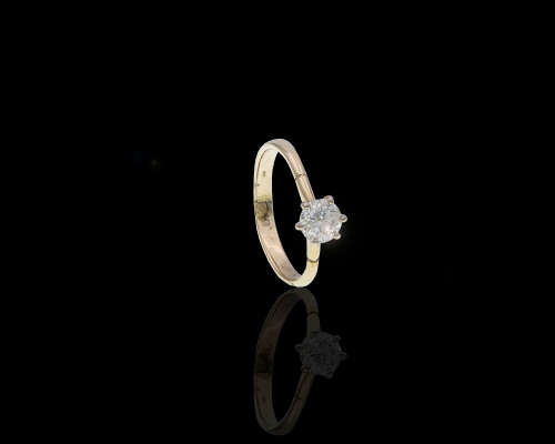 14ct (2.4 grams) Gold and Diamond solitaire ring