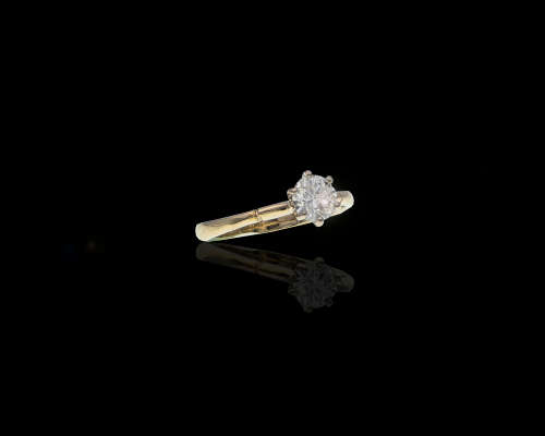 14ct (2.4 grams) Gold and Diamond solitaire ring