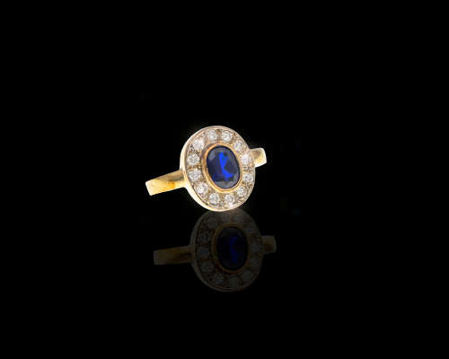 9ct (3.9 grams) Yellow gold Oval sapphire and diamond dress ring