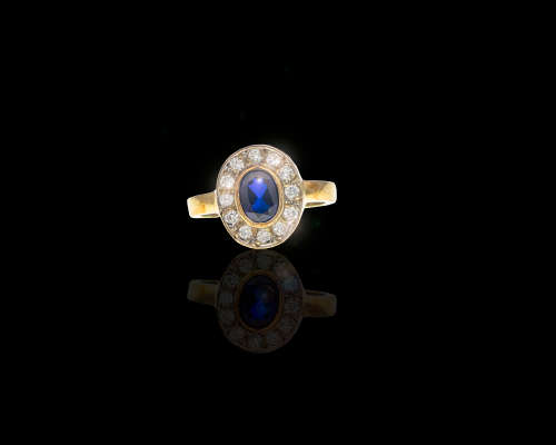 9ct (3.9 grams) Yellow gold Oval sapphire and diamond dress ring