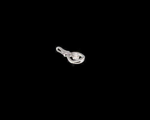 1.2gr, 18ct White Gold, 0.23ct Round Brilliant diamond with small diamonds Pendant