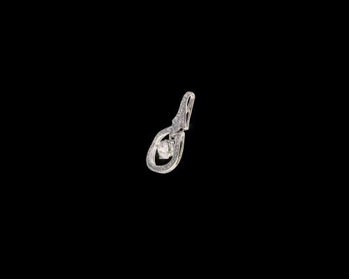 1.2gr, 18ct White Gold, 0.23ct Round Brilliant diamond with small diamonds Pendant