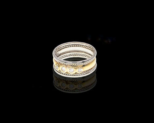 9ct (4.7grams) white/yellow gold 4 x Diamond Ring c/w 2 x bands on either side