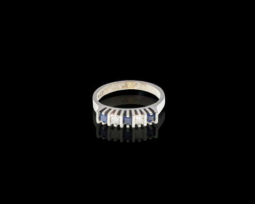 9ct (3.01gr) White gold Diamond and Sapphire Ring