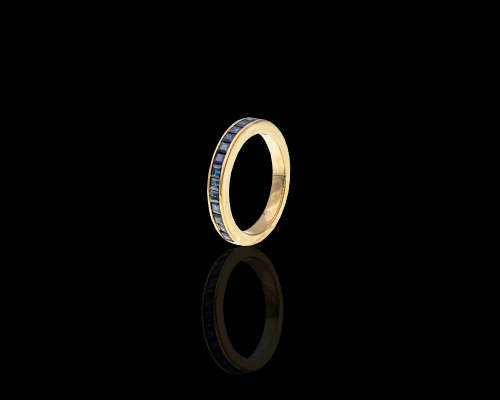 3.5gr 9ct, Yellow Gold half eternity with sapphires