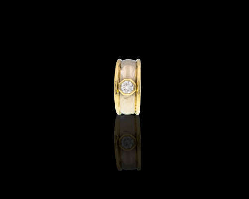 18ct (9.2 Grams) Yellow and White Gold Diamond Ring