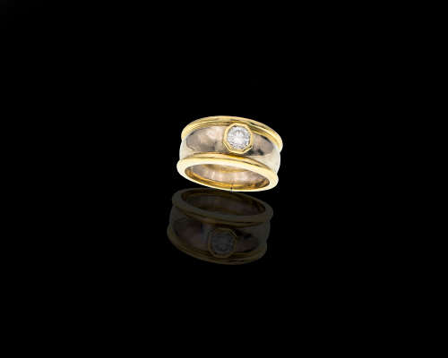 18ct (9.2 Grams) Yellow and White Gold Diamond Ring