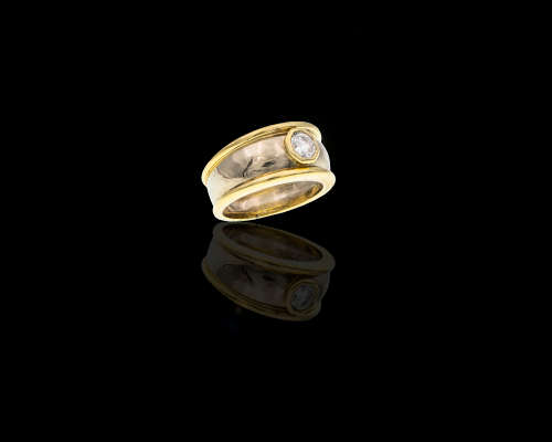 18ct (9.2 Grams) Yellow and White Gold Diamond Ring