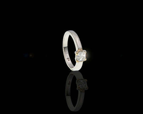 Plat (5.2grams) 0.46ct cushion cut Diamond J VVS2 Ring