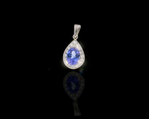 2.3 grams Platinum,1.17ct Tanzanite with small diamonds Pendant