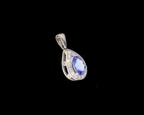 2.3 grams Platinum,1.17ct Tanzanite with small diamonds Pendant
