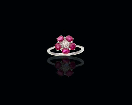 9ct (1.8gr) white gold Cocktail Ring with1.031ct Rubies and Small diamonds