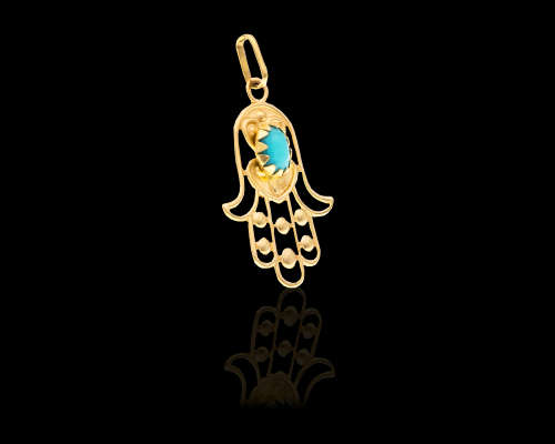 18ct ( 1.5gr)  Yellow gold Chamsa Pendent with an opal stone