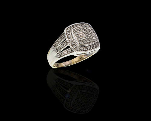 9ct (5.1grams) White Gold 0.001ct round brilliant diamonds with a pave setting ring