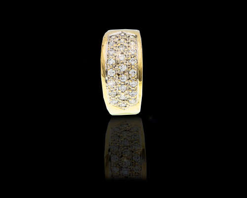 6.2gr 9kt Yellow Gold with a cluster of  0.01ct Round Brilliant Diamonds