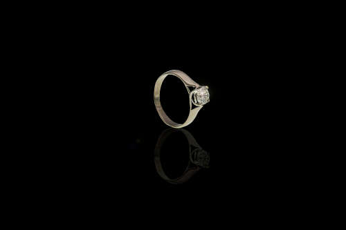 9ct  2.2gr White Gold and Diamond 0.55ct RB N SI2 Solitaire with a GIA cert