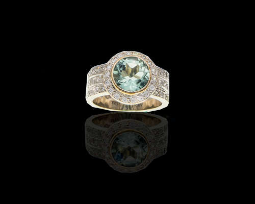 9ct (7,2 gram) White Gold Topaz Dress Ring
