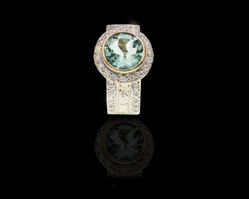 9ct (7,2 gram) White Gold Topaz Dress Ring