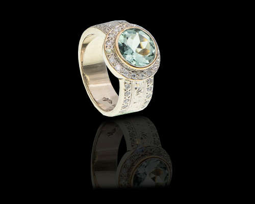 9ct (7,2 gram) White Gold Topaz Dress Ring