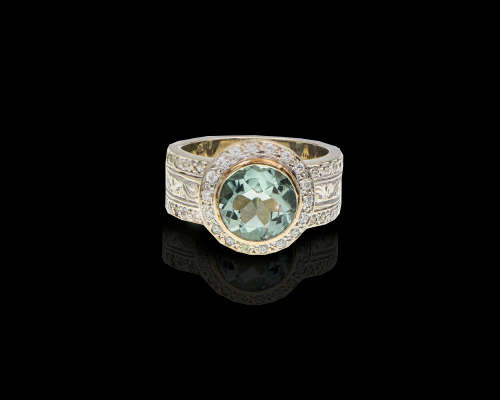 9ct (7,2 gram) White Gold Topaz Dress Ring
