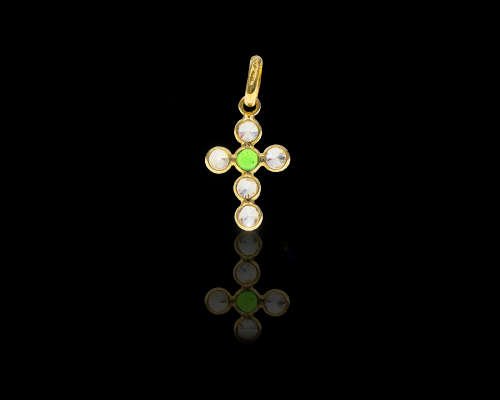 0.8gr 9kt  Yellow Gold with Cubic Zirconias and a Semi Precious Green stone Pendant