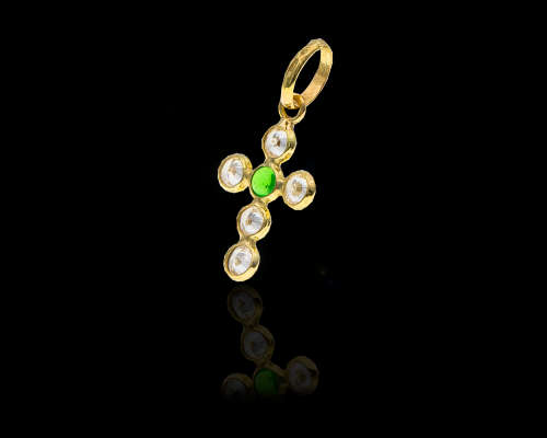 0.8gr 9kt  Yellow Gold with Cubic Zirconias and a Semi Precious Green stone Pendant
