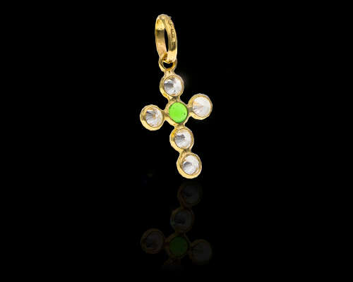 0.8gr 9kt  Yellow Gold with Cubic Zirconias and a Semi Precious Green stone Pendant