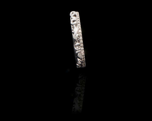 2.4gr 9ct White gold Half Eternity 24 x Diamonds