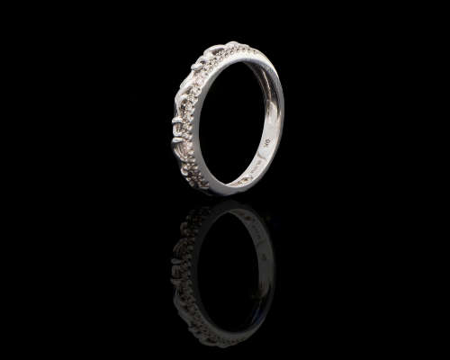 2.4gr 9ct White gold Half Eternity 24 x Diamonds