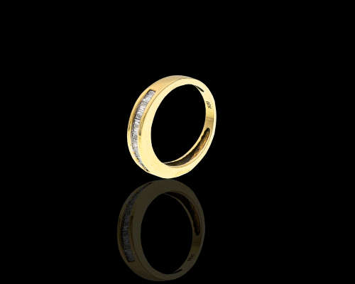 2.9 grams 18 carat Yellow Gold Diamond Half Eternity Ring