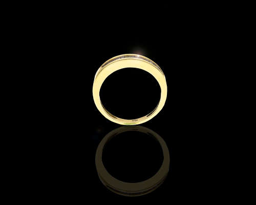 2.9 grams 18 carat Yellow Gold Diamond Half Eternity Ring