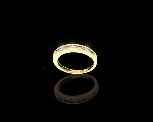 2.9 grams 18 carat Yellow Gold Diamond Half Eternity Ring