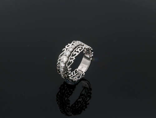 3.8 grams 9 carat White Gold Lace design Diamond Ring