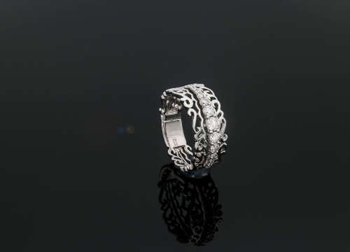 3.8 grams 9 carat White Gold Lace design Diamond Ring